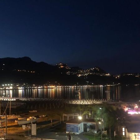Casablu, Un Delizioso Bilocale Sulla Baia Di Naxos Appartement Giardini-Naxos Buitenkant foto
